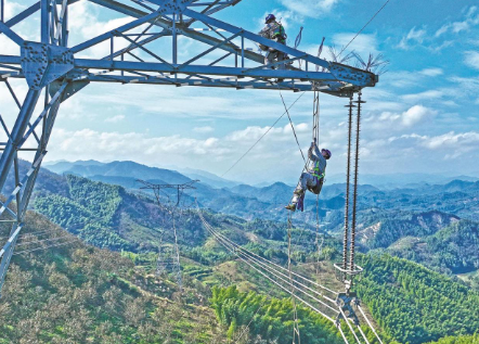 “技防+物防+人防”护电缆安全